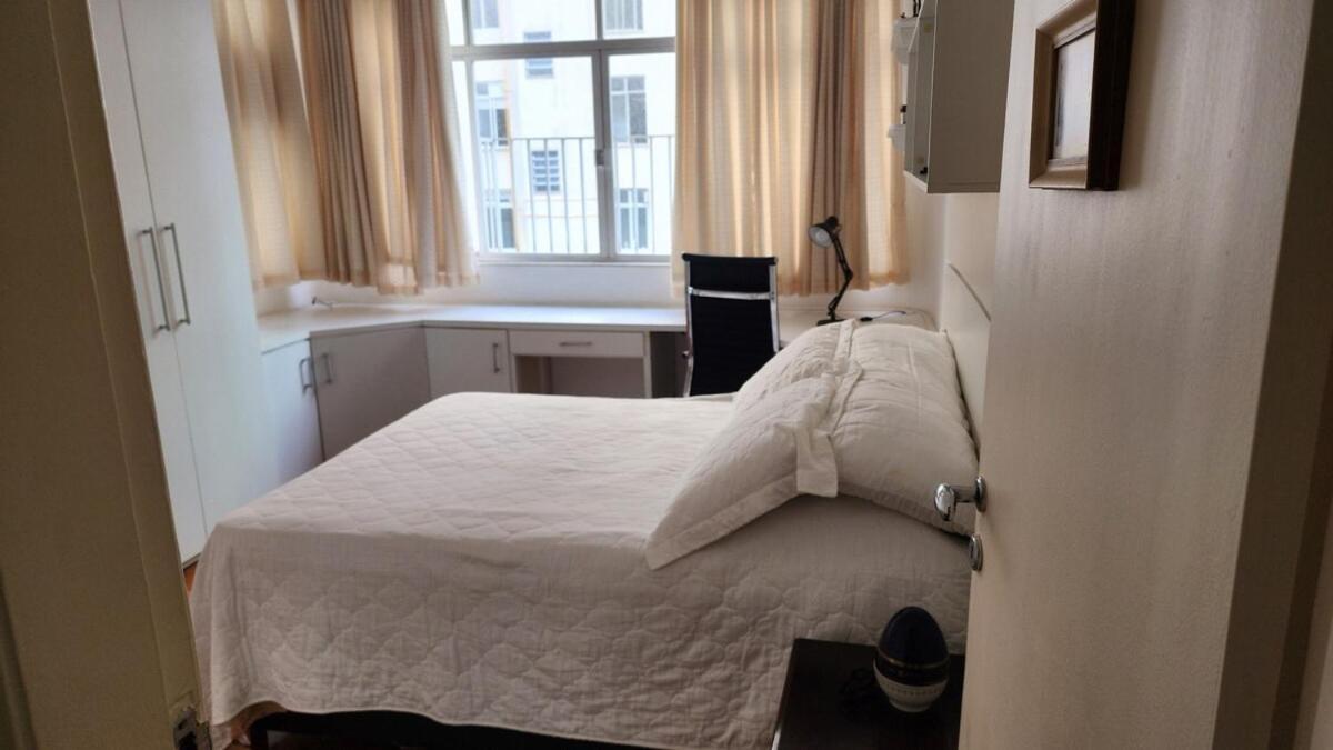 Beautiful 3 Bedrooms Next To Leme And Copa Beaches Apartamento *
